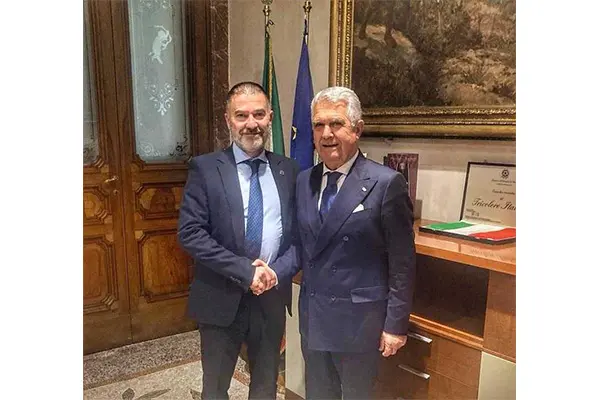 Incontro tra il Gen. C.A. Giovanni Maria Iannucci e il Gen. Emilio Errigo: impegno per risolvere la questioni ambientali a Crotone