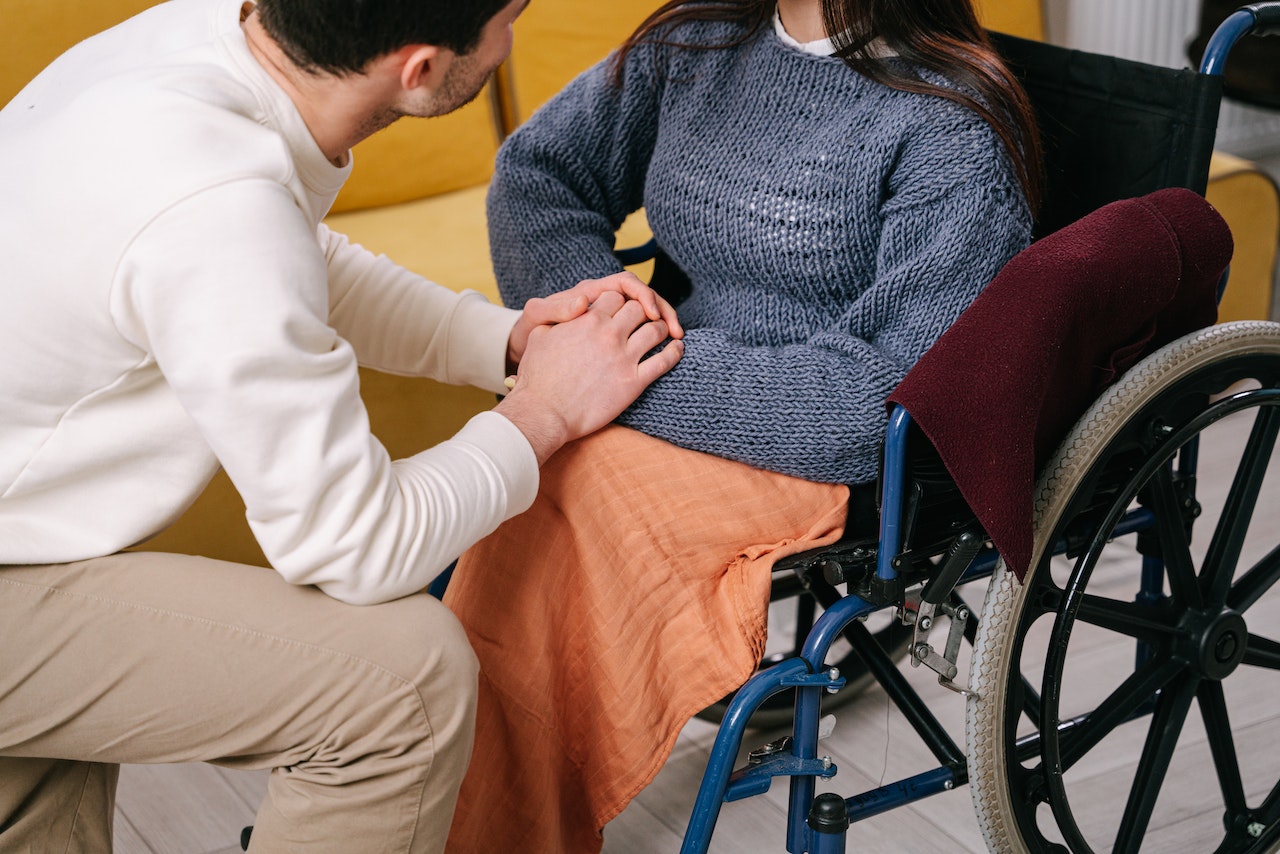 Pubblicato l'avviso per l'ammissione al servizio di assistenza domiciliare in favore di anziani e persone con disabilità