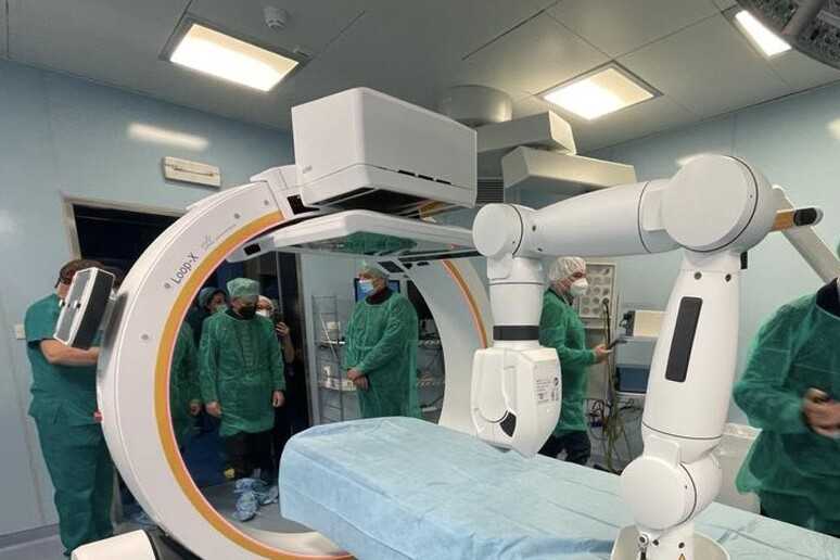 In ospedale Cosenza nuovo braccio robotico per neurochirurgia