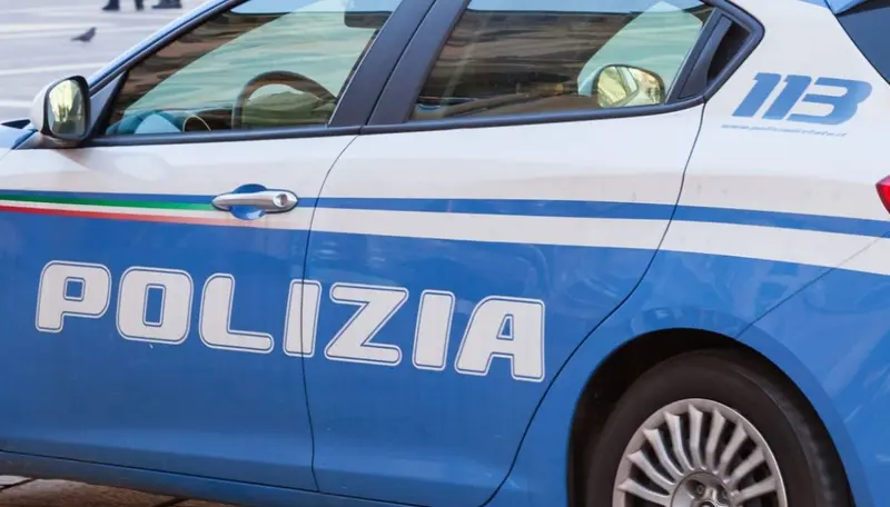 Roccelletta di Borgia. Controlli della polizia. Arrestato un giovane con droga e una pistola
