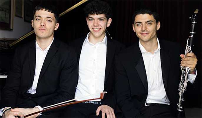 Amici della Musica, a Catanzaro l’eleganza del Trio De Feo