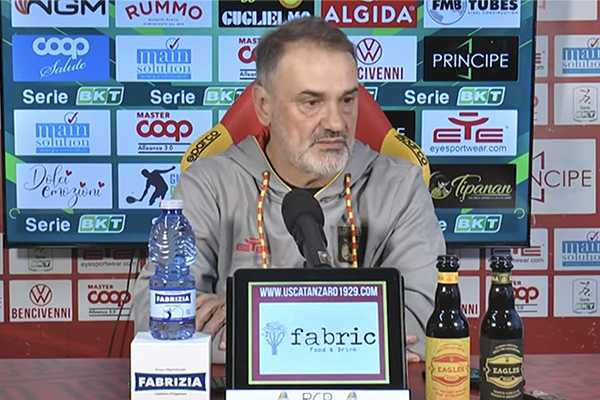 Calcio Serie B. Vivarini pronto alla sfida: Catanzaro-Bari, una partita di cuore e tattica -Video integrale