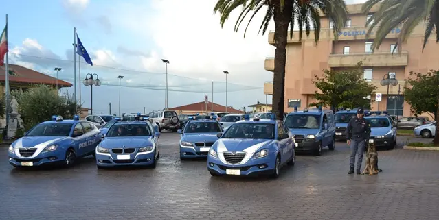 Operazione della Polizia a Lamezia Terme: arresti per ricettazione e detenzione di armi. Video