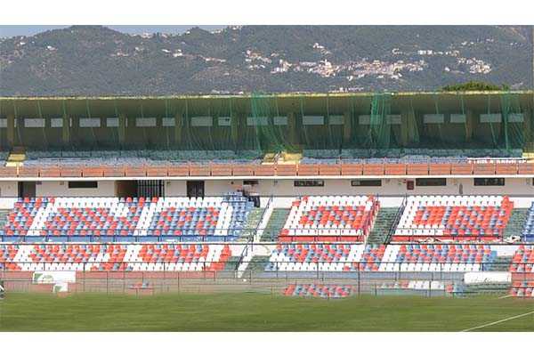 Calcio Cosenza-Catanzaro: ordinanza stabilisce restrizioni rigide per il Derby
