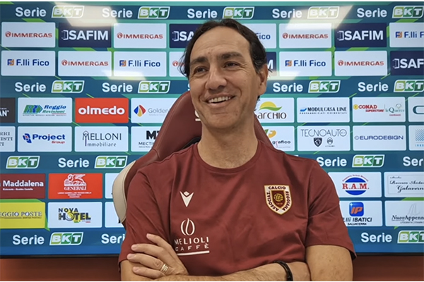 Calcio la Reggiana all'assalto:  Mister Nesta affila le tattiche contro un Catanzaro coriaceo - Video