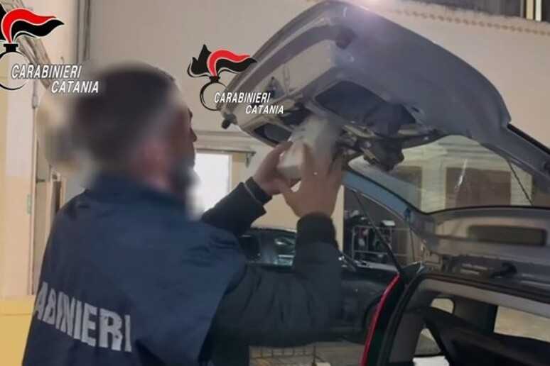Operazione antidroga a Catania: arrestati due corrieri calabresi con 4 kg di cocaina