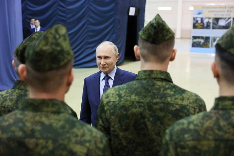 Putin Minaccia: “Colpiremo gli F-16 ovunque, Anche in Aeroporti Nato