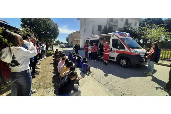 La CRI Comitato Basso Jonio Catanzarese incontra i bambini dell'IC Tommaso Campanella