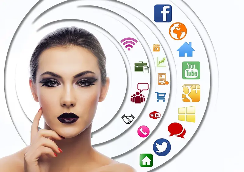 Differenze e similitudini tra incontri social, annunci erotici e nuove frontiere virtuali