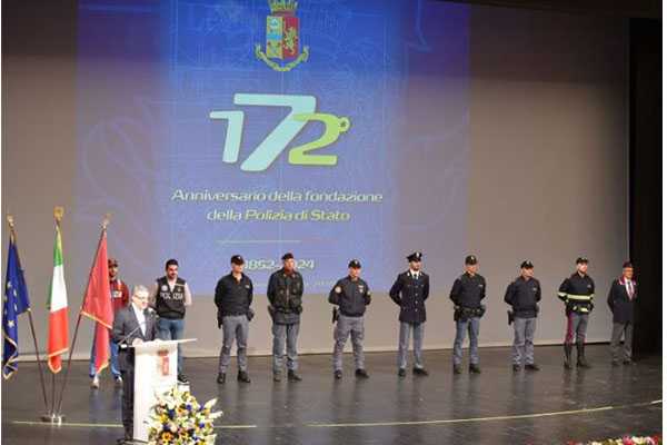Celebrazione del 172° Anniversario della Fondazione della Polizia di Stato a Catanzaro. - Discorso del Questore  (Video)