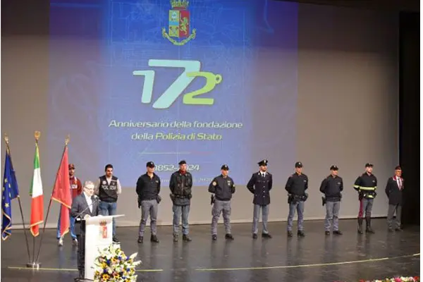 Celebrazione del 172° Anniversario della Fondazione della Polizia di Stato a Catanzaro. - Discorso del Questore (Video)