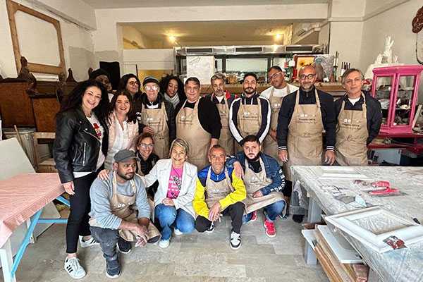 Artigianato Riabilitativo: ospiti di 'Un Nuovo Giorno' sperimentano la decorazione del legno con CIRPE e Keramos a Palermo