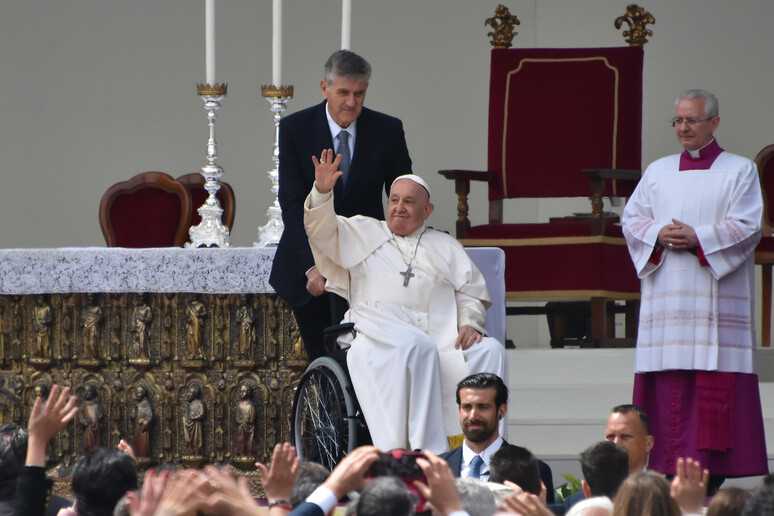 Papa Francesco a Venezia: ai Giovani, 'Siate Rivoluzionari'
