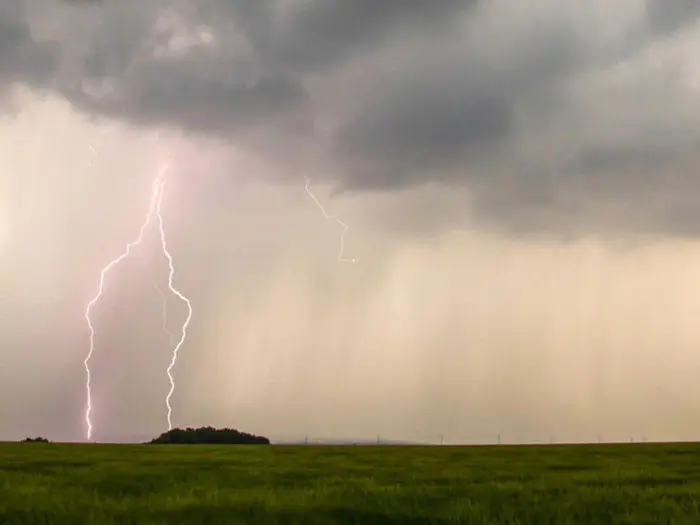 Previsioni meteo: maltempo in Italia, allerta su diverse regioni per pioggia, vento e grandine