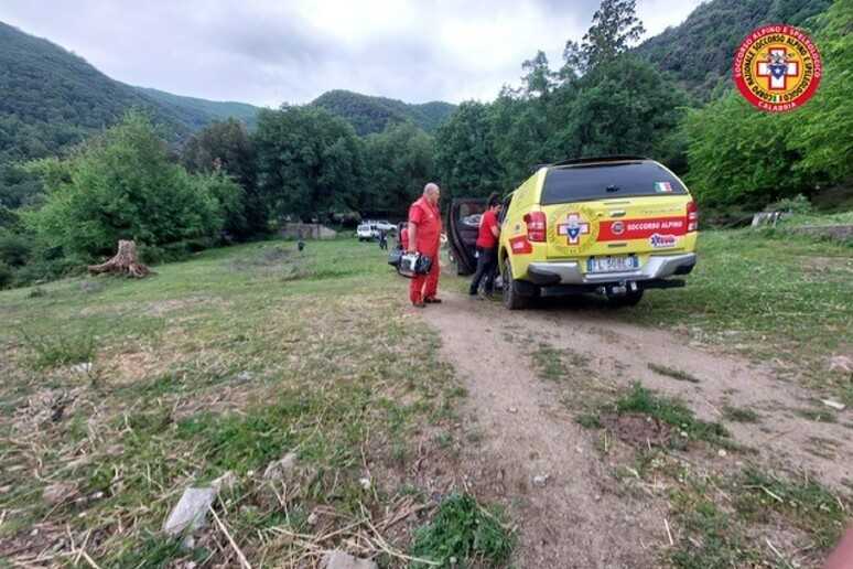 Tragedia stradale a Longobucco: uomo muore in un burrone dopo incidente