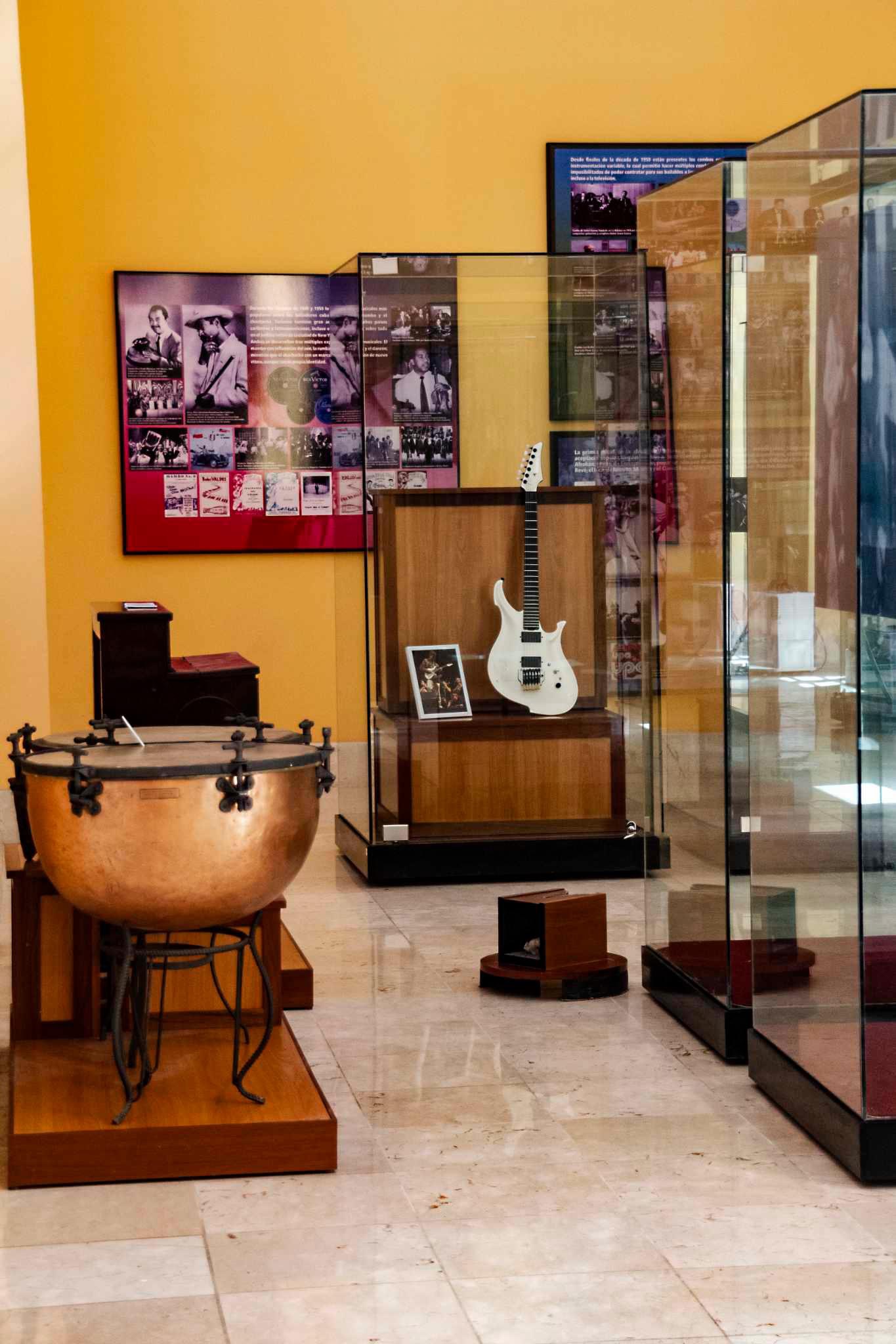 Davide Lo Surdo: Esposta al Museo Nazionale Cubano la chitarra dell'eterno musicista