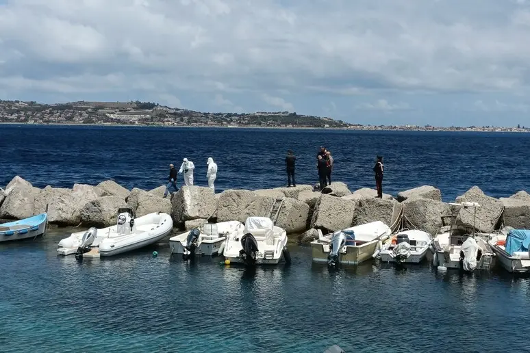 Calabria. Neonata trovata morta tra gli scogli, i dettagli