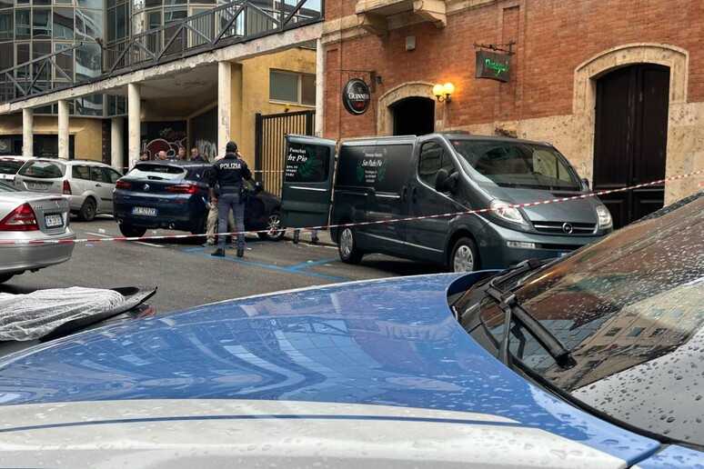 Omicidio in un pub: ex carabiniere ucciso a coltellate, fermato un 19enne