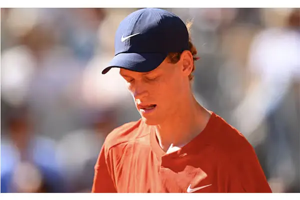 Tennis. Roland Garros: Sinner cede ad Alcaraz, in finale va lo spagnolo