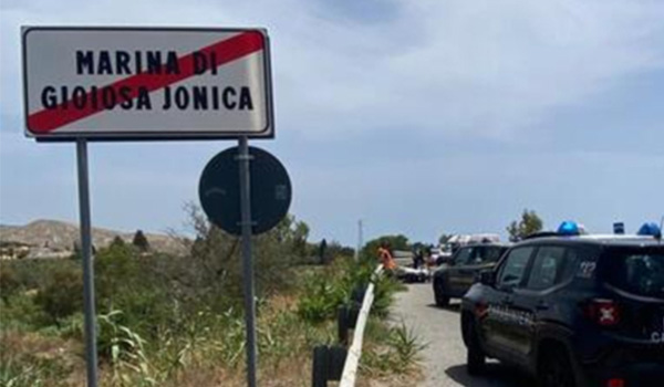 Tragico incidente sulla SS106: giovane finanziere perde la vita in Scontro auto-moto nella locride