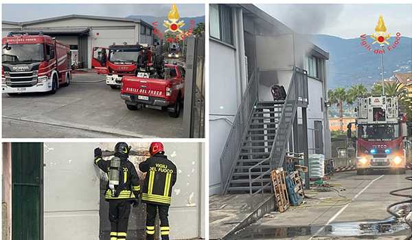 Incendio in un capannone commerciale a Settimo di Montalto Uffugo: Intervento dei Vvf