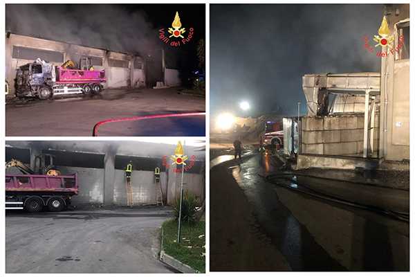 Incendio in Capannone di Ecopiana a Cittanova: Intervento dei Vvf