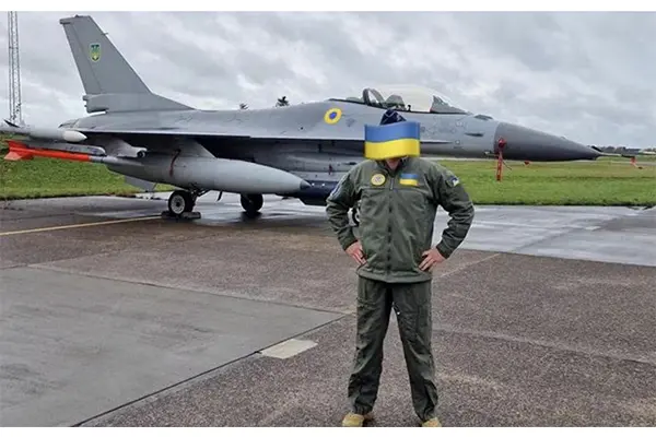 In arrivo a Kiev i primi F16, Zelensky: "La Russia alla prossima conferenza di Pace"