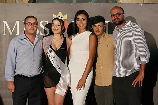Miss Italia Calabria ha incoronato Miss Amare oltre Palazzo Ricci