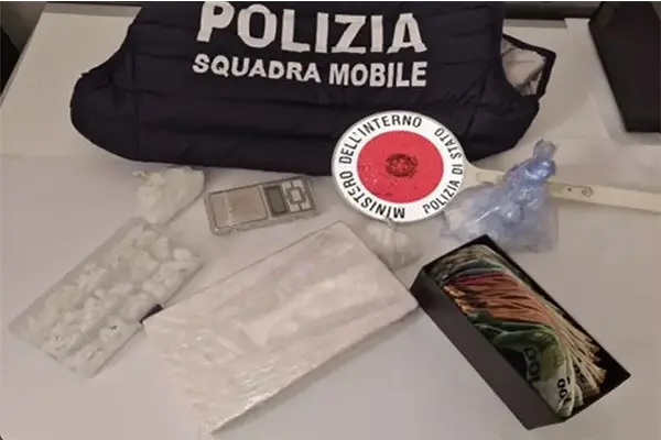 Deposito di Cocaina scoperto nel garage di casa: arrestato 32enne