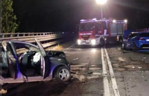 Frontale fra auto nel modenese: deceduto 19enne e 5 feriti