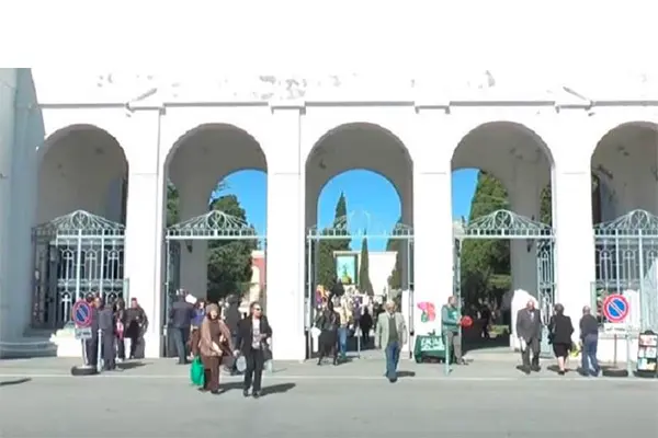 Catanzaro-Sassuolo domani, chiusura anticipata del cimitero di via Paglia
