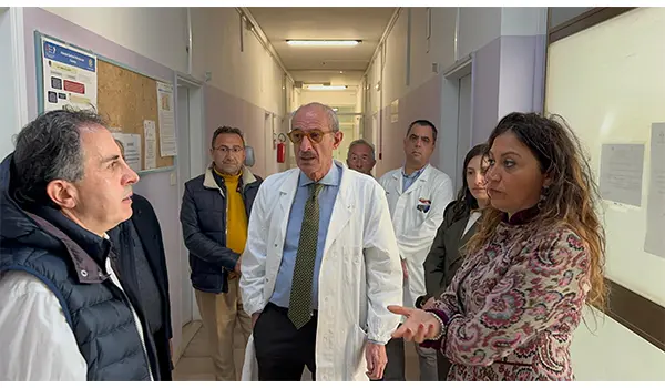 Medicina ospedaliera rilanciata a San Giovanni in Fiore: il Primario è Spagnuolo, soddisfazione della Sindaca Succurro