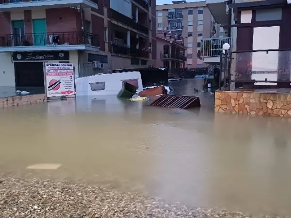 Catanzaro è la mia città: solidarietà totale alla Marina devastata dal ciclone Harry