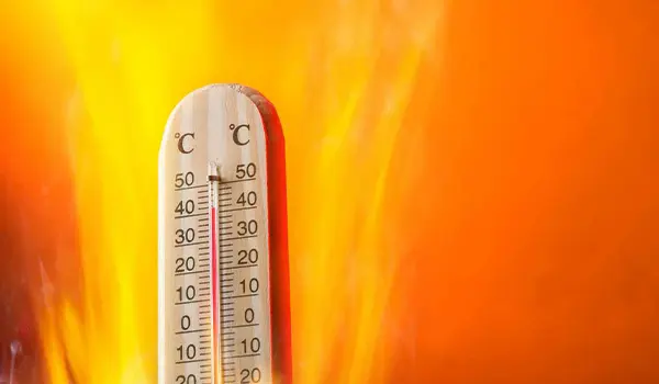 Meteo: weekend tra afa e temporali, poi caldo africano oltre i 43°C. Attenzione a bambini, anziani e animali