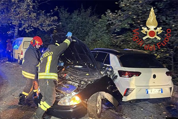 Incidente a Brienno: 21enne perde la vita, grave il passeggero, intervento dei Vvf