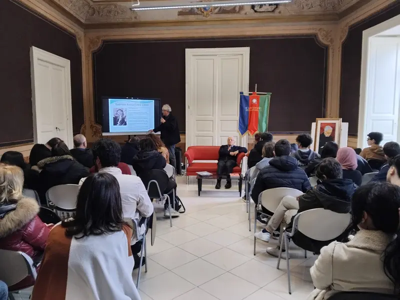 L'IIS Costanzo di Decollatura celebra il suo Don Luigi a Lamezia nella sala "Giuseppe Perri" della Biblioteca comunale 