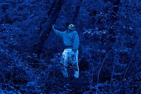 Un concept album che scava nelle ferite e nella guarigione attraverso suoni trap-soul, rap e influenze contemporanee: Cheez torna con “Feeling Blue"