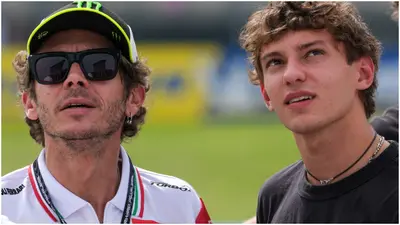 Valentino Rossi elogia Kimi Antonelli: un talento italiano verso il titolo F1