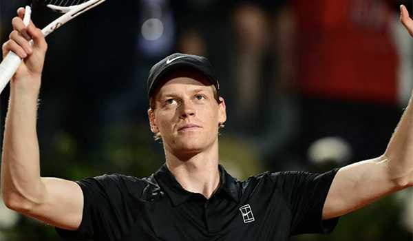 Jannik Sinner show al Foro Italico: “Che emozione giocare così davanti al mio pubblico”
