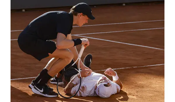 Tennis, Internazionali d’Italia: Sinner vola agli ottavi, Paolini incanta e conquista i quarti