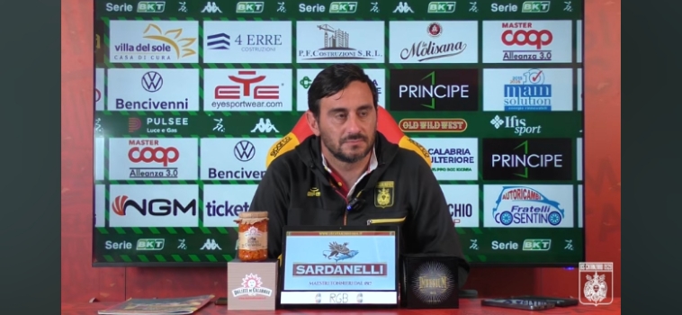 Catanzaro-Avellino, Aquilani carica l’ambiente: “È la partita più importante della mia carriera da allenatore” Video