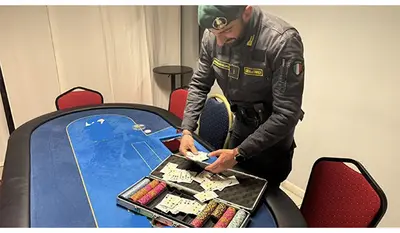 Viareggio, blitz della Guardia di Finanza: scoperta e smantellata una bisca clandestina