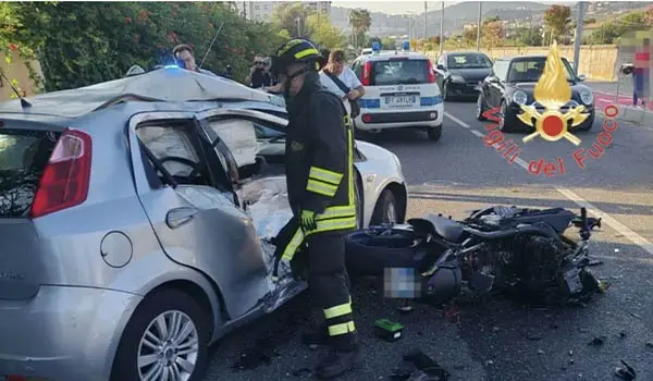 Catanzaro, scontro tra auto e moto: è morto un centauro di 35 anni