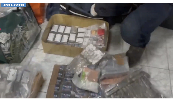 Operazione antidroga su scala nazionale: 384 arresti, sequestrati 1.400 kg di stupefacenti. (Video)