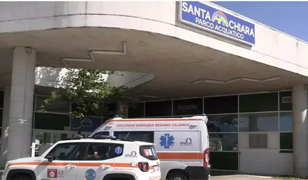 Tragedia a Rende: bambina di 8 anni annega nella piscina del parco acquatico Santa Chiara