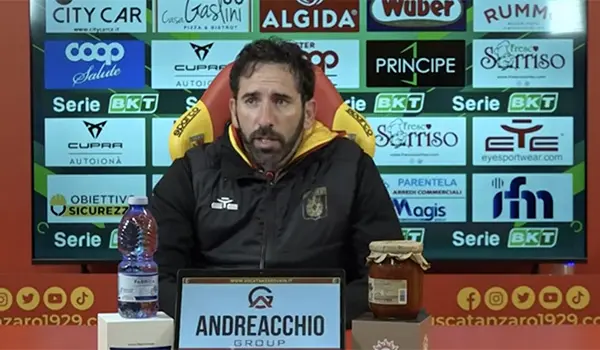 Catanzaro-Bari 3-3, Mister Caserta: “Amarezza per il risultato, ma grande prestazione della squadra” (Video)