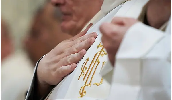 Maniago ricorda Anna, Giuseppe e Nicola: omelia toccante nelle esequie tra dolore, silenzio e speranza