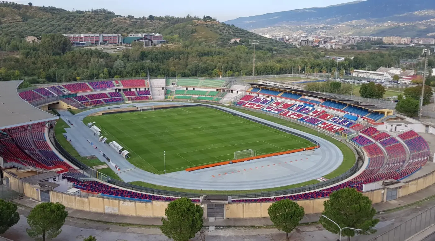 Stadio Cosenza,  il sindaco Caruso: "Non butto il bambino con l’acqua sporca"