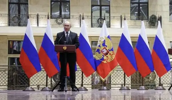 Guerra in Ucraina, Putin attacca l’Europa e rilancia sul Donbass