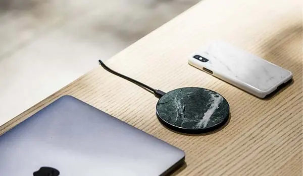 Come scegliere il miglior caricabatterie wireless